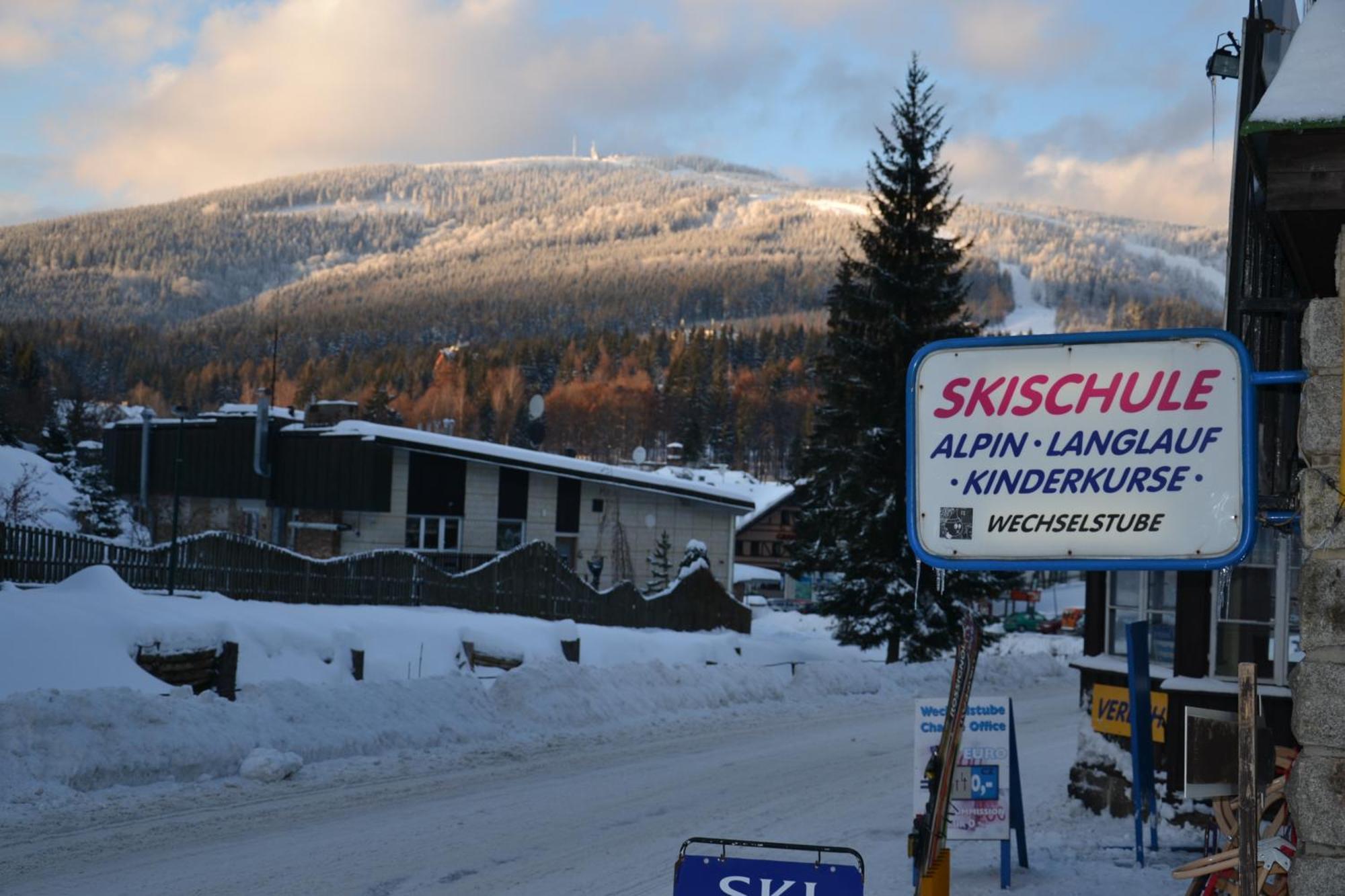 Hostel Fortuna Špindlerŭv Mlýn Exteriör bild
