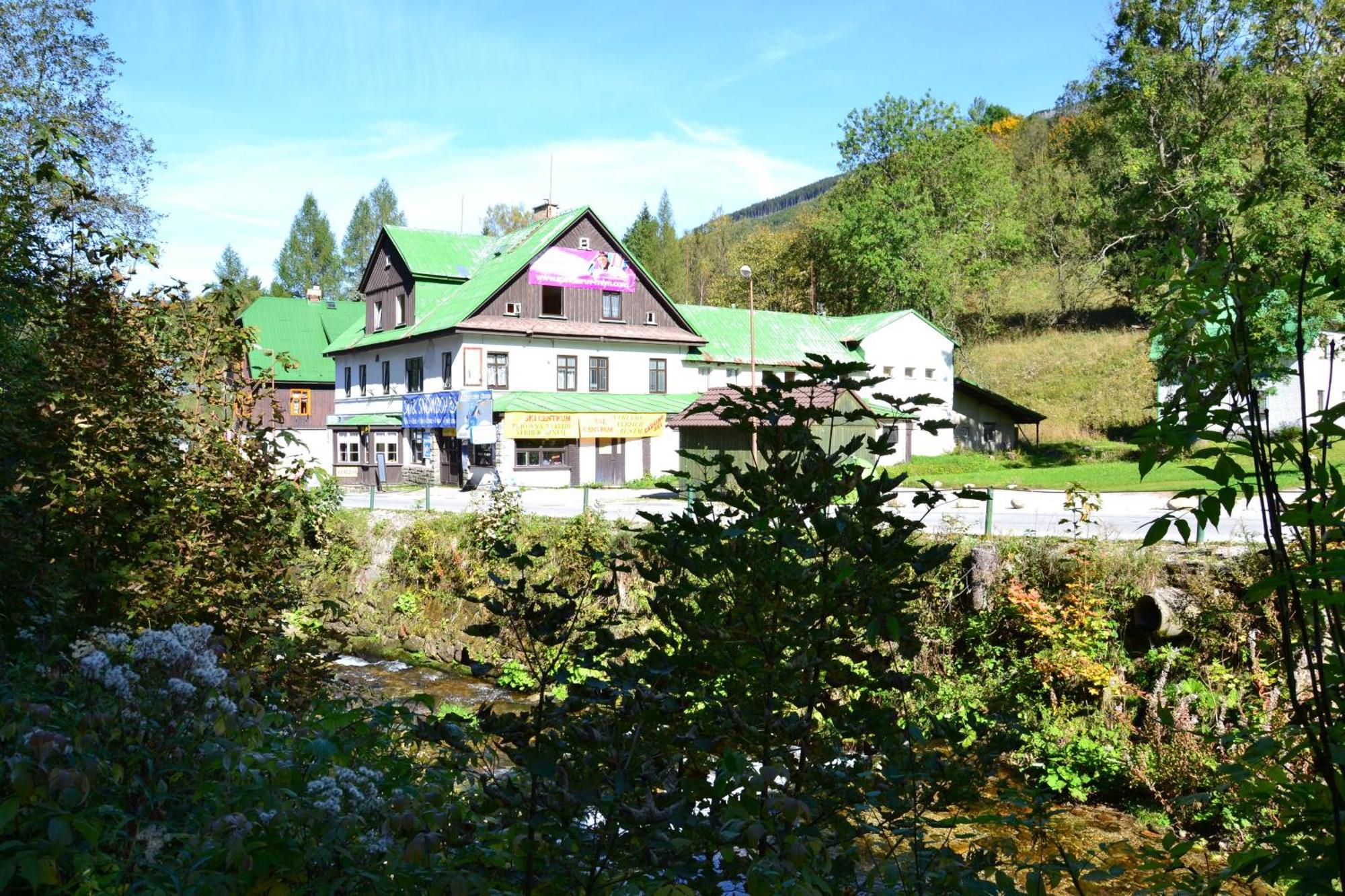 Hostel Fortuna Špindlerŭv Mlýn Exteriör bild